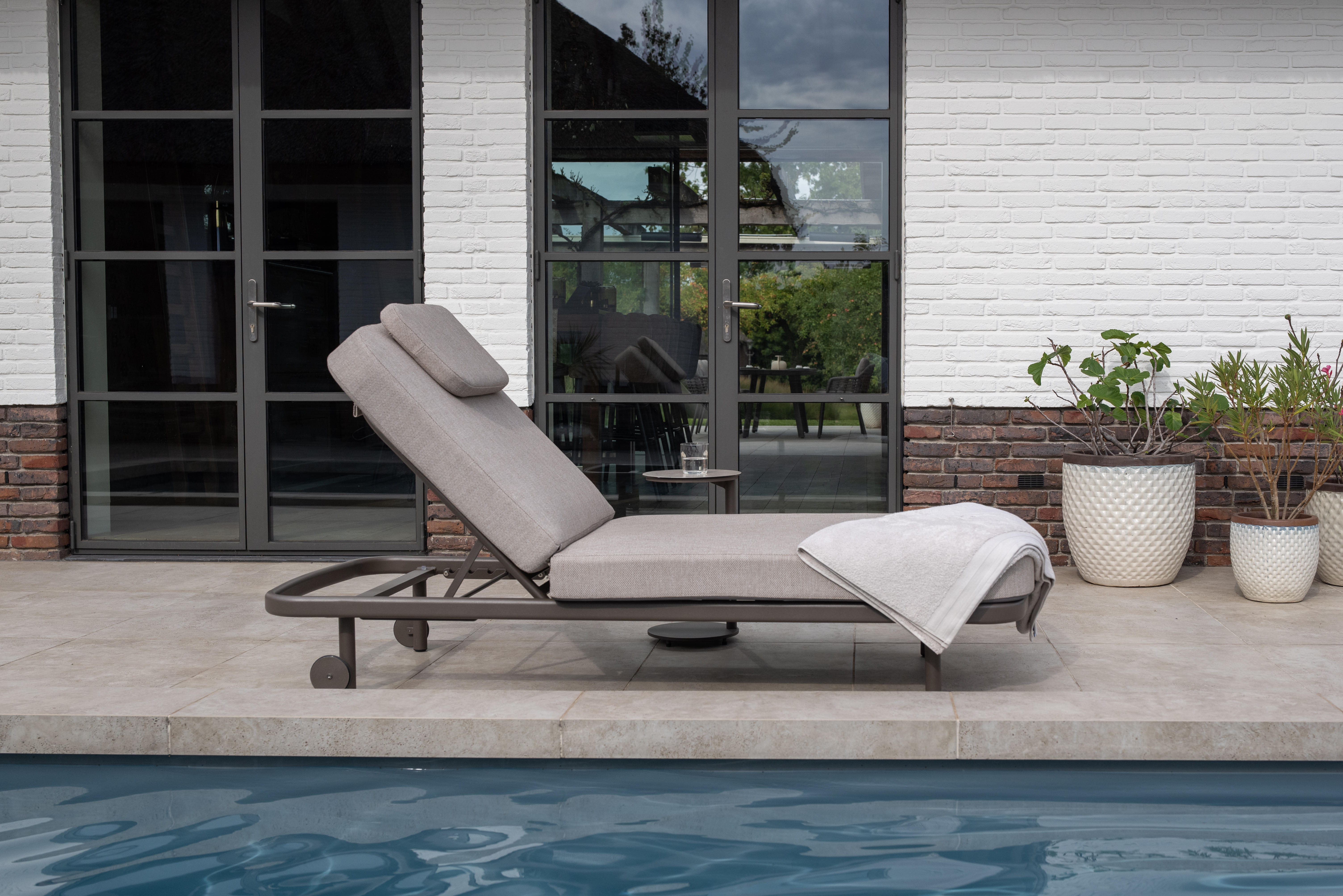 Taste Milano Sunbed W/cushion - Terre